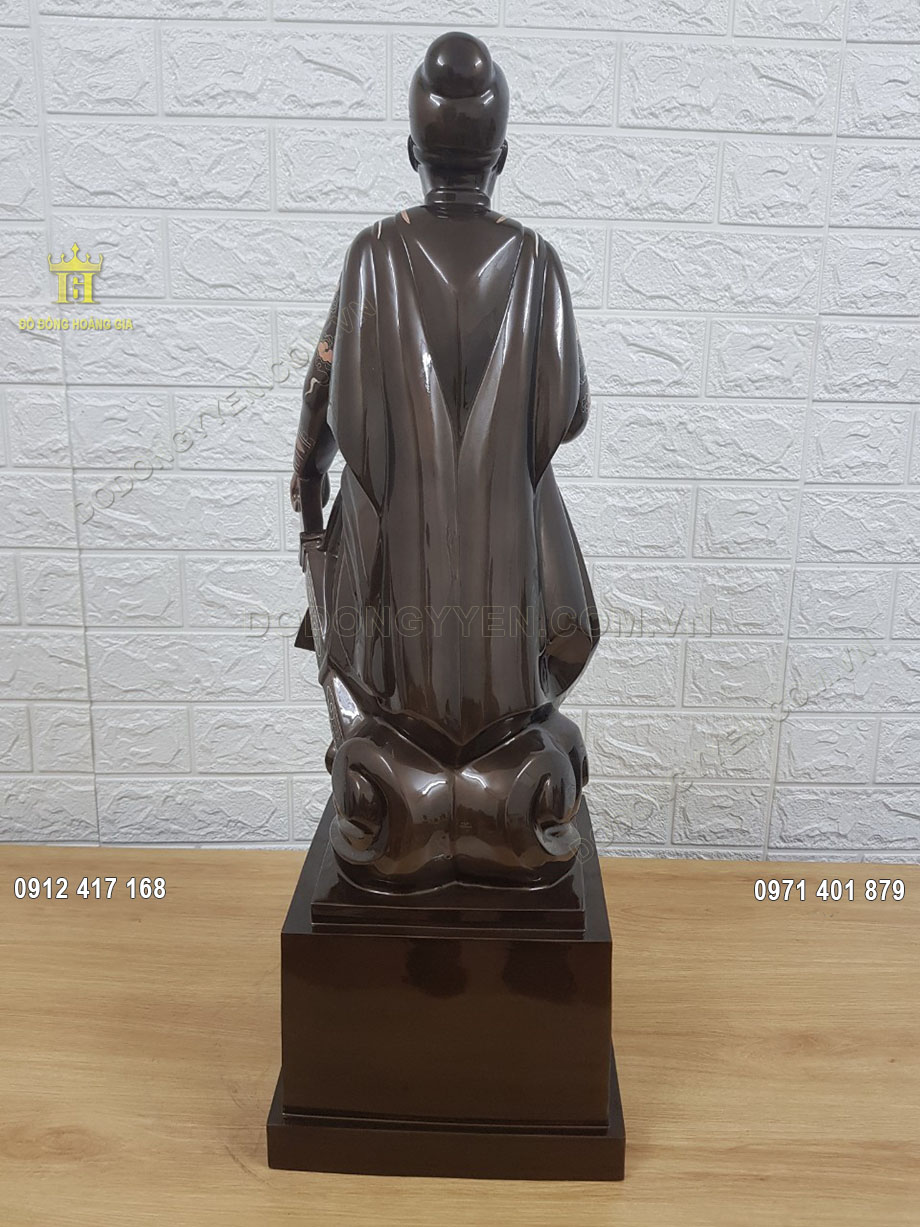 H&igrave;nh ảnh trơn nhẵn ph&iacute;a sau lưng vật phẩm